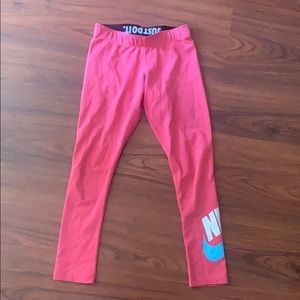 Nike Women’s Workout pants/cotton type pant.